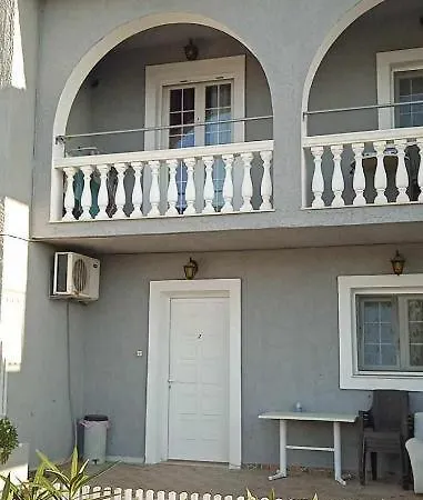 Lux Ionian St&apts *