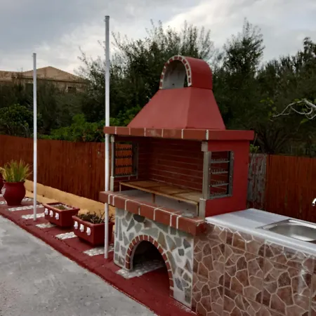 Lux Ionian St&apts *
